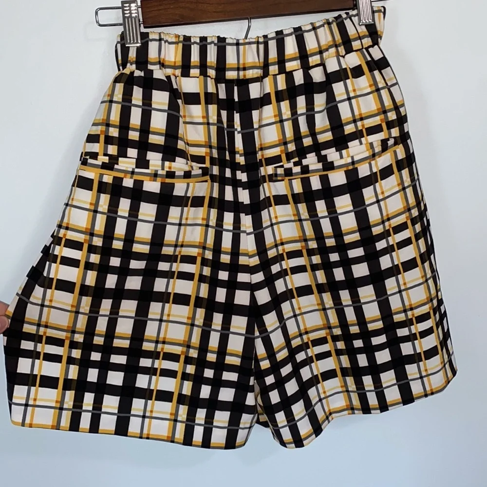 New York & Company 6” Bermuda Shorts. Size XS